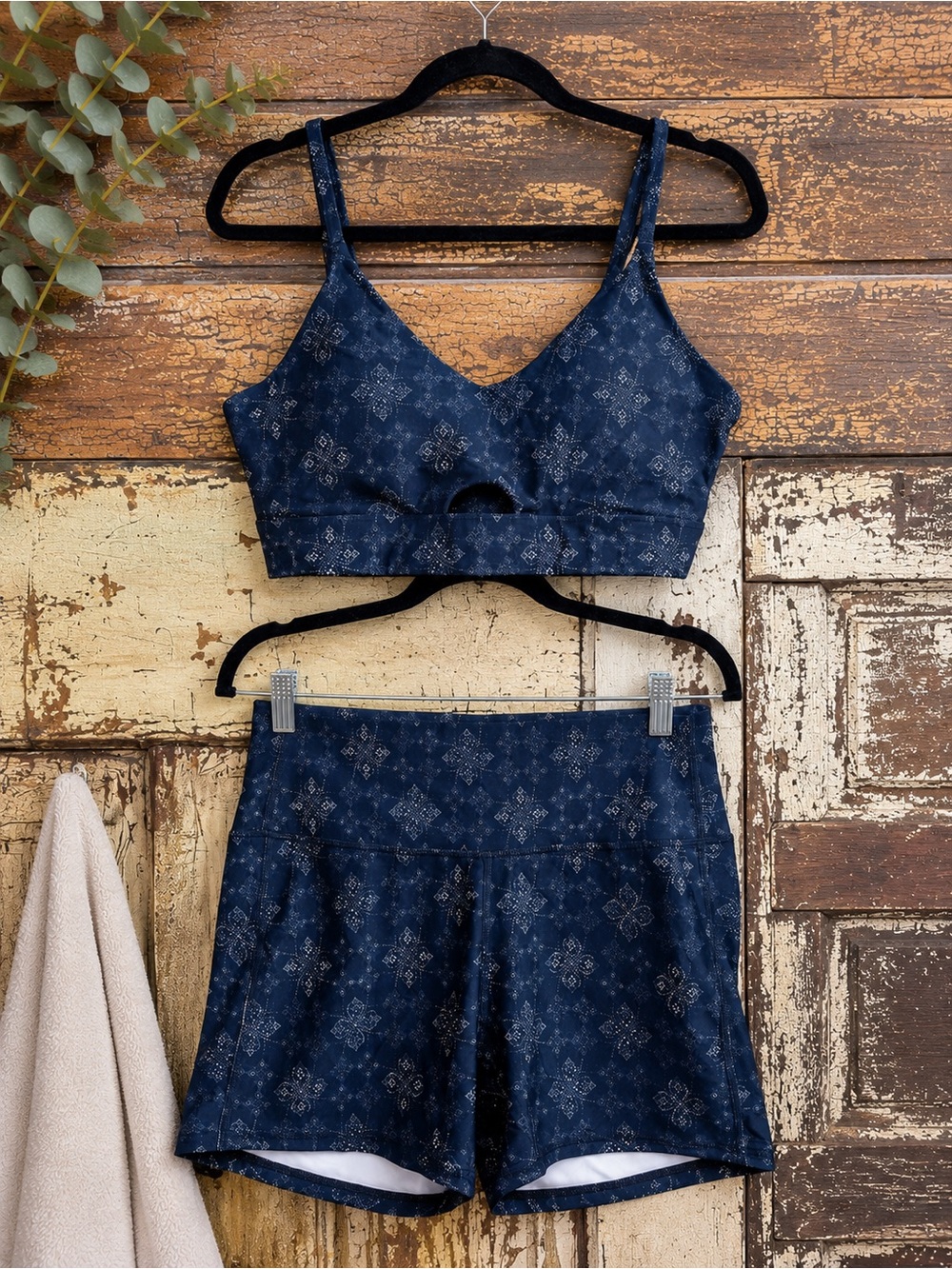 JoyLab Matching Activewear Set | Sports Bra/Biker Shorts | Black Geometric Sz Lg - Picture 1 of 3